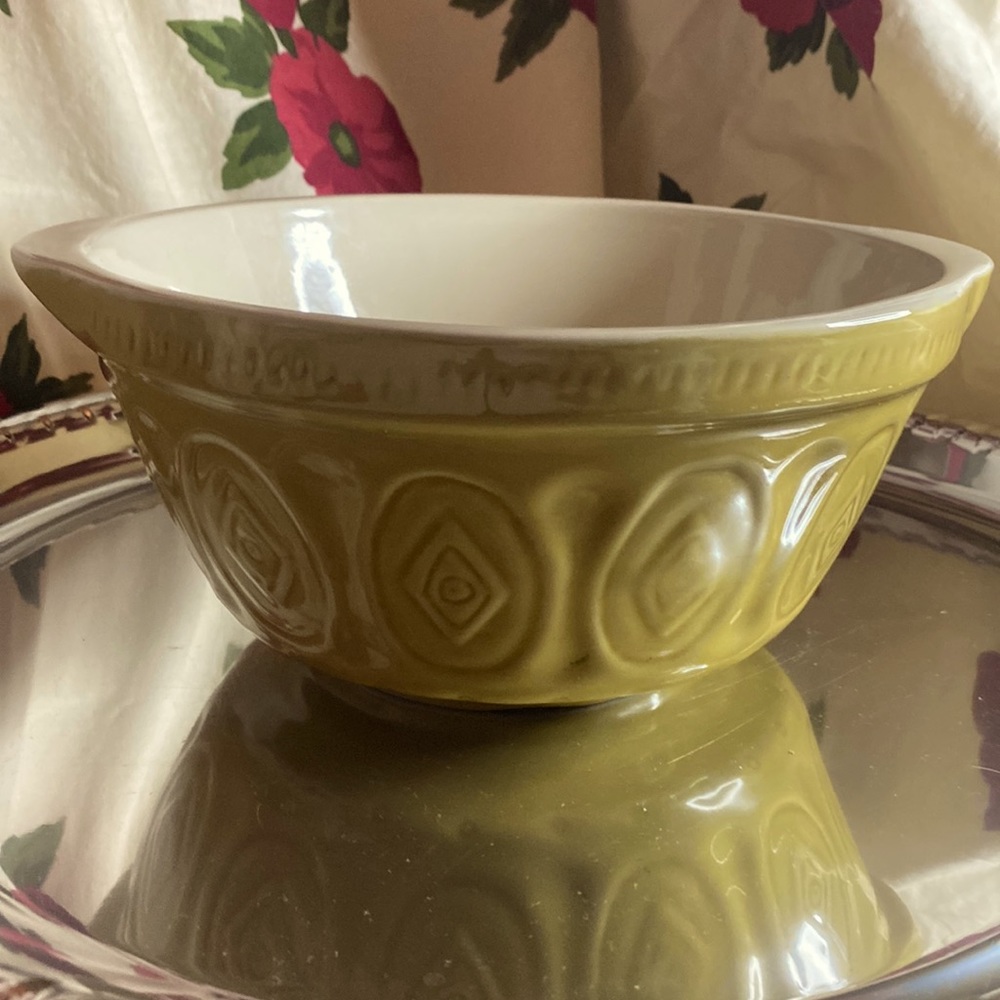 Mixing bowl